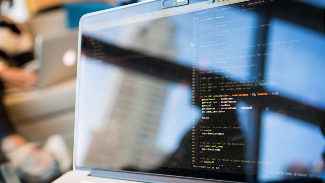 Arbeit an Software und Daten (Illustrationsbild)